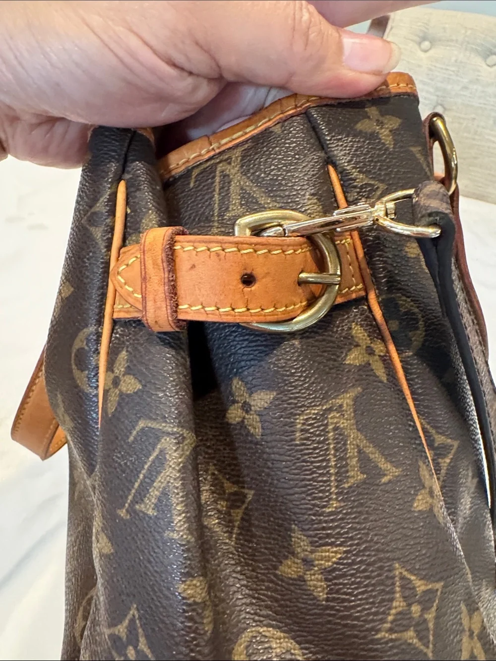 Authentic Louis Vuitton PM Batignolles bag in iconic monogram canvas